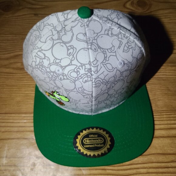 Yoshi Nintendo Super Mario Snapback hat (NEW) - Picture 1 of 3